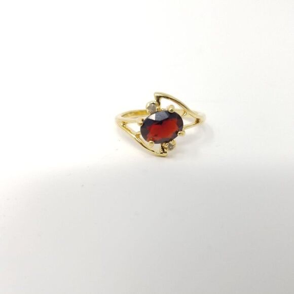 Vintage Oval Red Stone Ring with Gold Tone setting, Estate - Picture 5 of 5